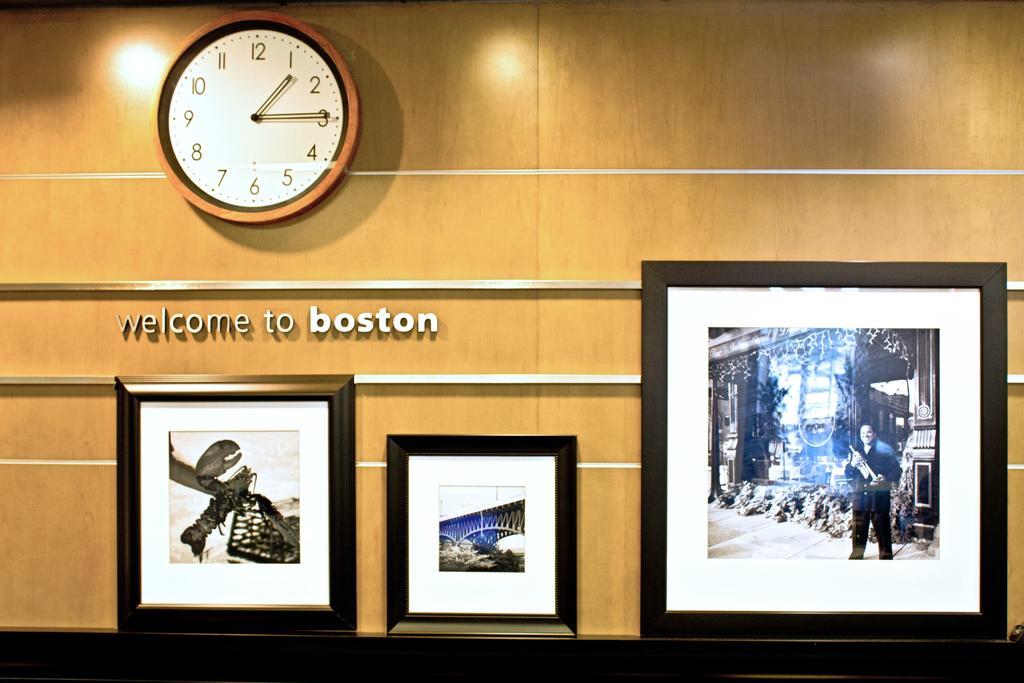 Hampton Inn & Suites Boston Crosstown Center Exterior photo